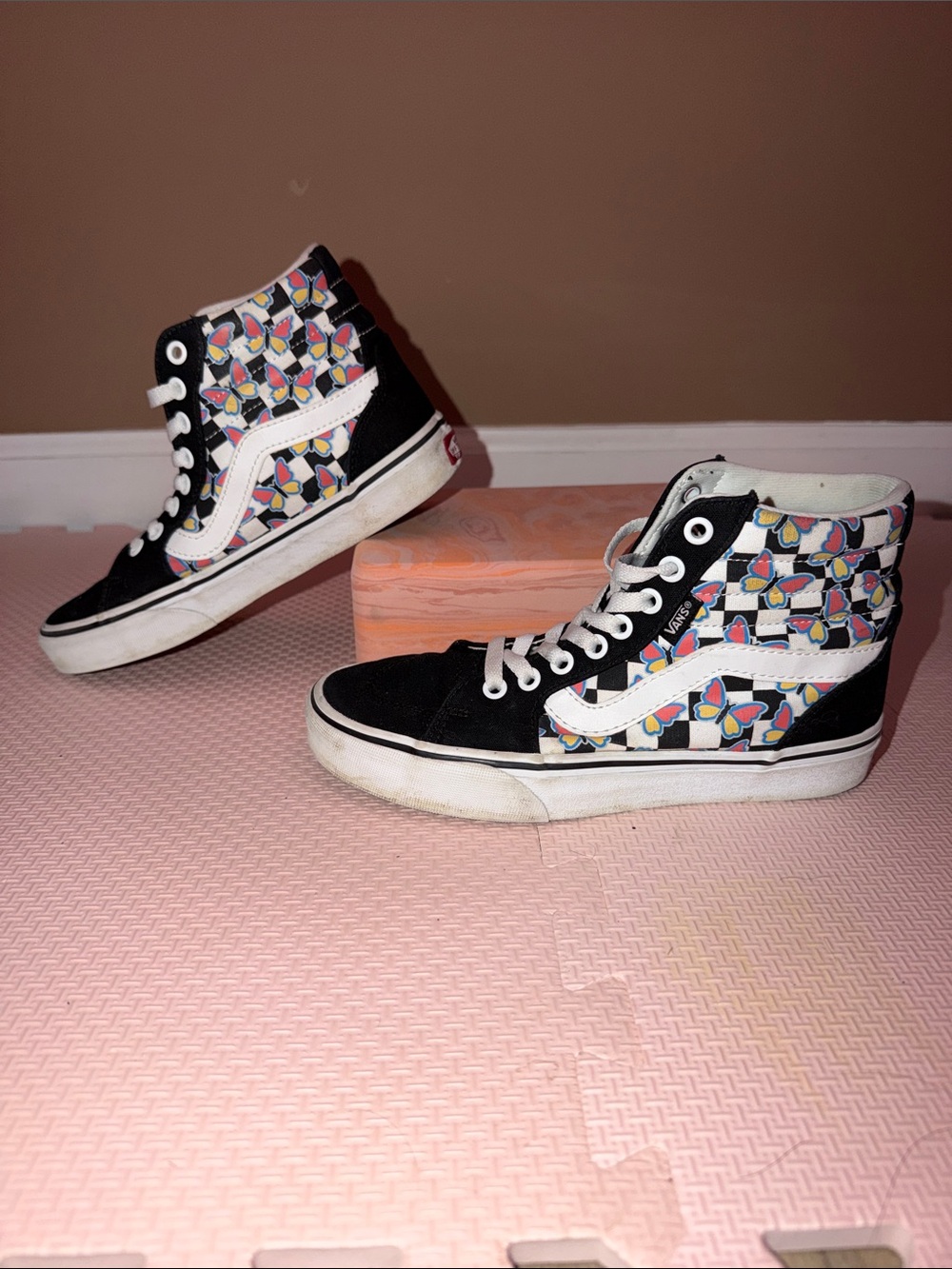Vans Black High-Top Sneakers with Multicolor Heart Print (Size: Women's 6)